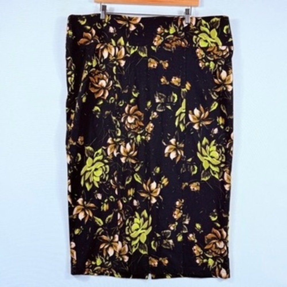 Melissa McCarthy Pencil Skirt Womens 3X Black Floral Stretch Knit Whimsigoth NEW